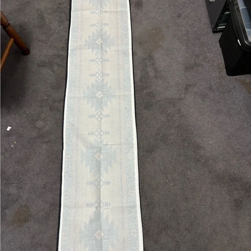 Aztec Pattern Table Runner - Picture 2 of 2